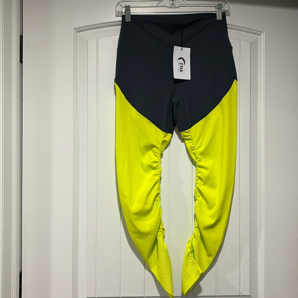 Zyia  Neon-Yellow Parallel Luxe Hi-Rise Leggings Sz 6/8.